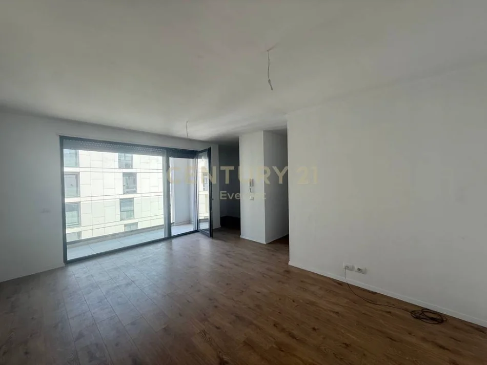 Tirane, jepet me qera apartament 2+1 Kati 7, 125 m² 800 €