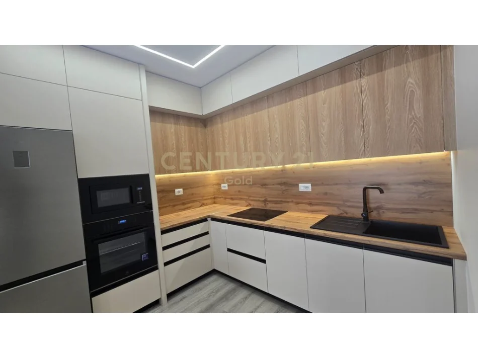 Tirane, jepet me qera apartament 1+1 Kati 6, 78 m² 650 € (Rezidenca e 88, Laprake)