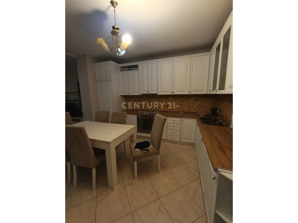 Tirane, jepet me qera apartament 1+1 Kati 3, 68 m² 700 € (Rruga e Kavajes IMP146438)