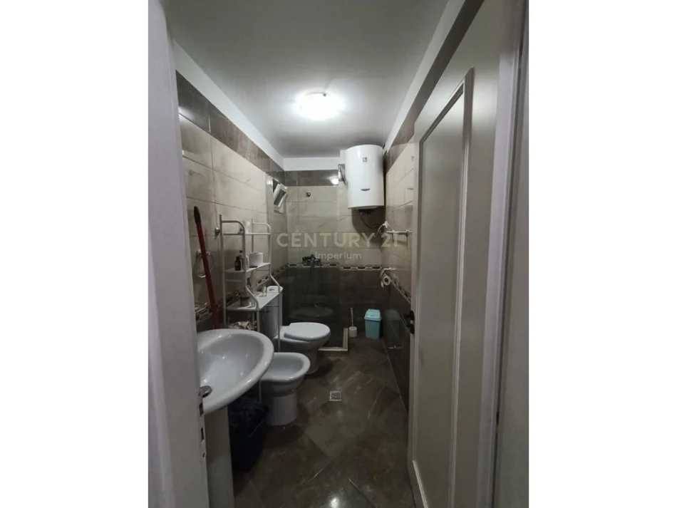Tirane, jepet me qera apartament 1+1 Kati 3, 68 m² 700 € (Rruga e Kavajes IMP146438)