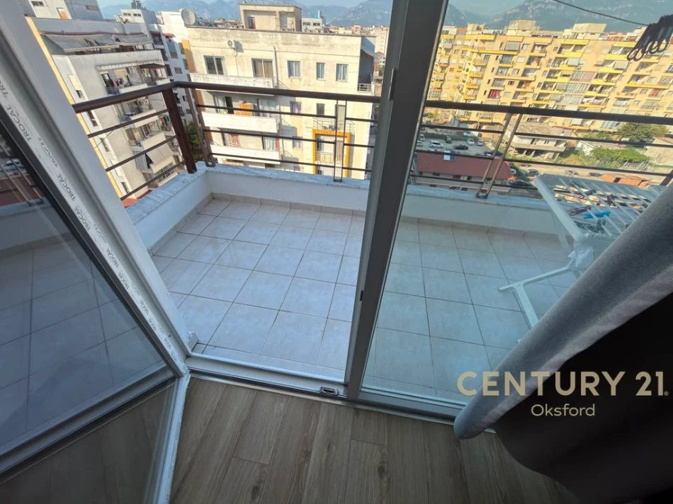 Tirane, jepet me qera apartament 1+1 Kati 7, 98 m² 450 € 