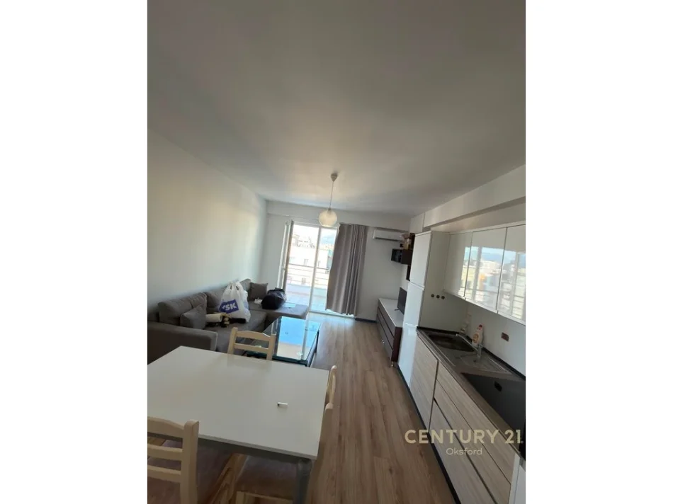Tirane, jepet me qera apartament 1+1 Kati 7, 98 m² 450 € 