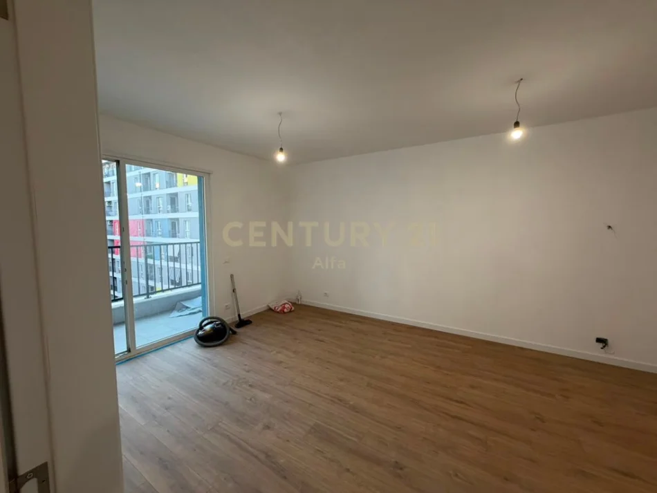 Tirane, jepet me qera apartament 3+1 Kati 5, 126 m² 500 € (QTU ALFA146491)