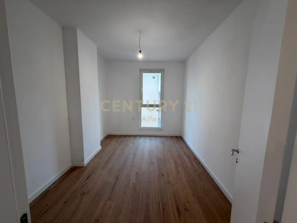 Tirane, jepet me qera apartament 3+1 Kati 5, 126 m² 500 € (QTU ALFA146491)