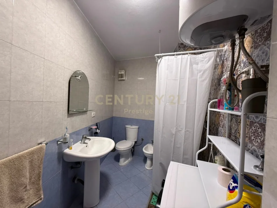 Tirane, jepet me qera apartament 1+1 Kati 1, 68 m² 600 € (Stadiumi Arena prestige146496)