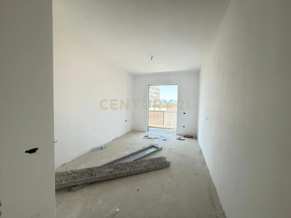 Tirane, shitet apartament 2+1 Kati 1, 122 m² 125.000 € (Kamez everest146498)