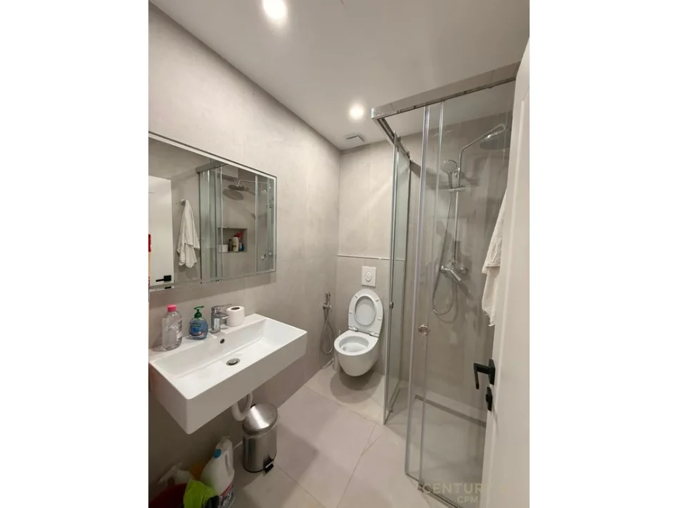 Tirane, jepet me qera apartament 1+1 Kati 1, 54 m² 650 € 