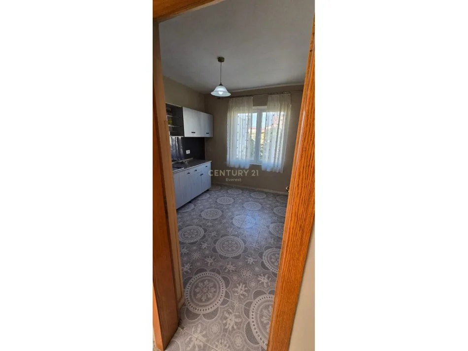 Tirane, shitet apartament 2+1 Kati 4, 65 m² 158.000 € (Blloku everest146525)