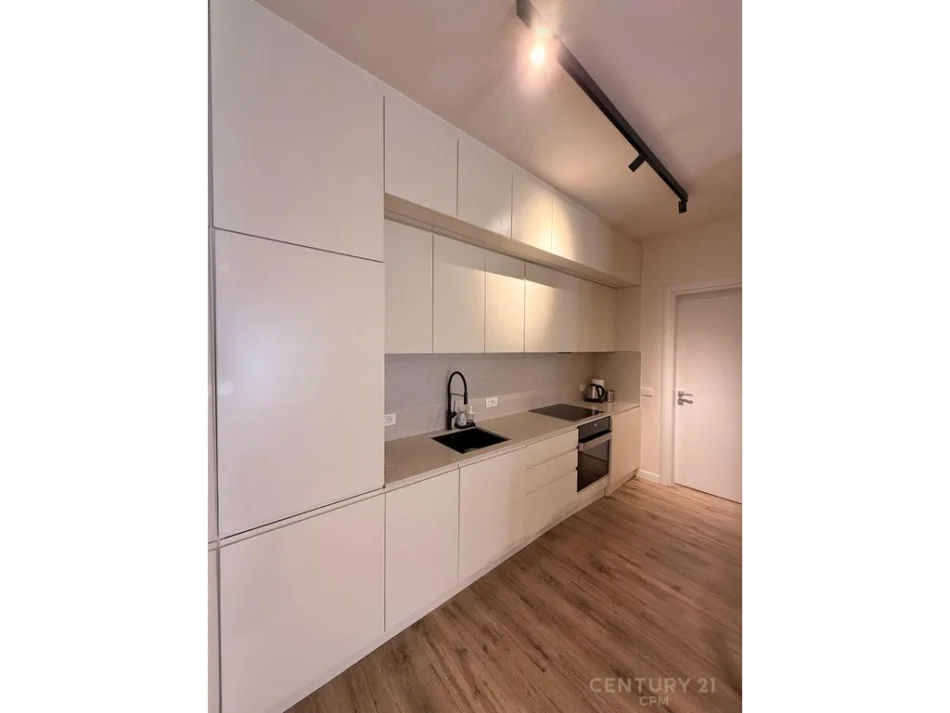 Tirane, jepet me qera apartament 1+1 Kati 1, 70 m² 770 € (Sauk bot146537)