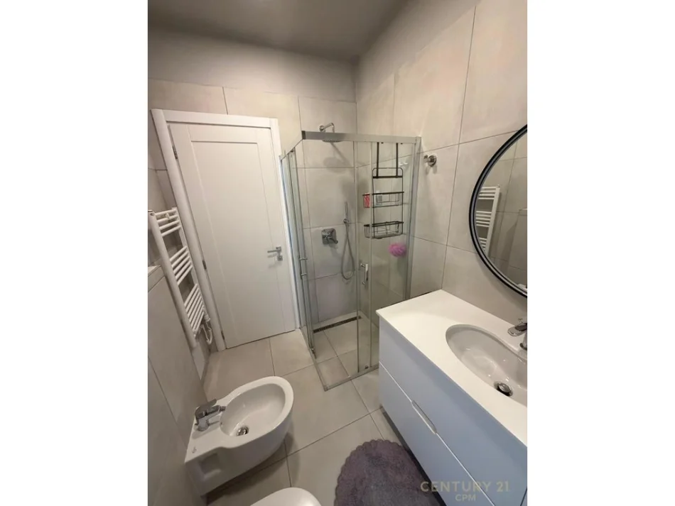 Tirane, jepet me qera apartament 1+1 Kati 1, 70 m² 770 € (Sauk bot146537)