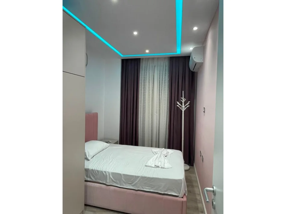 Tirane, jepet me qera apartament 2+1 Kati 4, 122 m² 1.200 € (Barrikada Select146532)