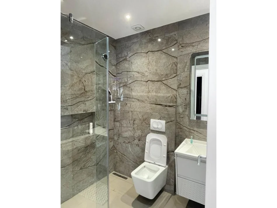 Tirane, jepet me qera apartament 2+1 Kati 4, 122 m² 1.200 € (Barrikada Select146532)