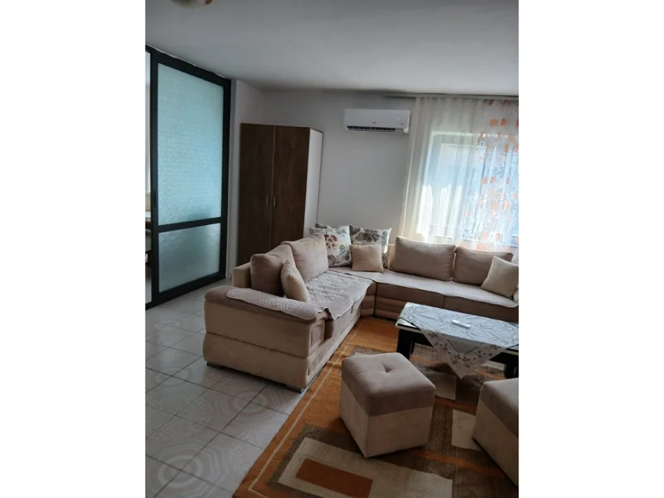 Tirane, jepet me qera apartament 1+1 Kati 5, 65 m² 600 € (Vasil Shanto Legacy146555)