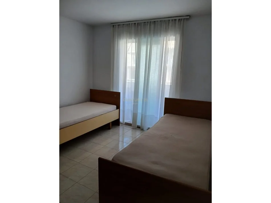 Tirane, jepet me qera apartament 1+1 Kati 5, 65 m² 600 € (Vasil Shanto Legacy146555)