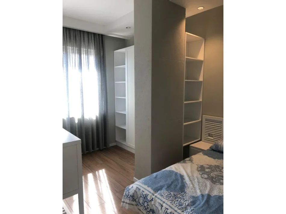 Tirane, jepet me qera apartament 1+1+Ballkon Kati 5, 60 m² 750 € (Rruga Bogdaneve)