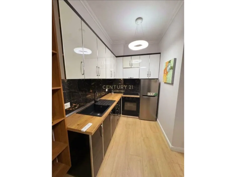 Tirane, jepet me qera apartament 1+1 Kati 6, 70 m² 520 € 