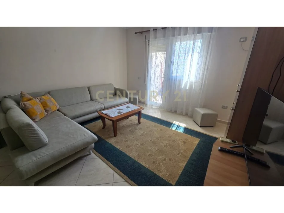 Tirane, jepet me qera apartament 1+1 Kati 4, 60 m² 500 € 