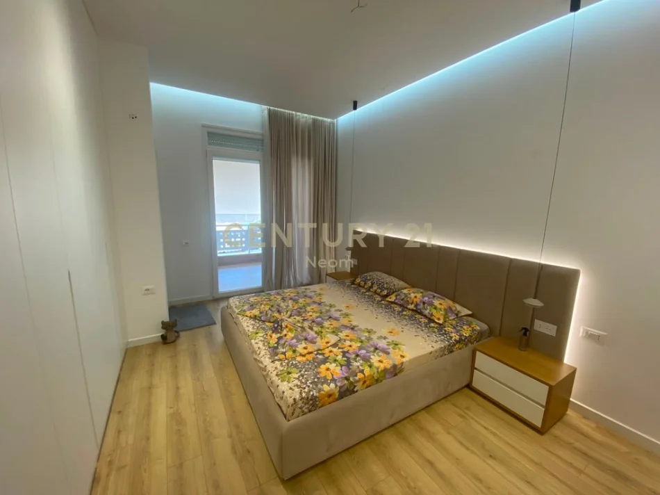 Tirane, jepet me qera apartament 2+1+Ballkon Kati 5, 102 m² 1.200 € (Kopshti Botanik)