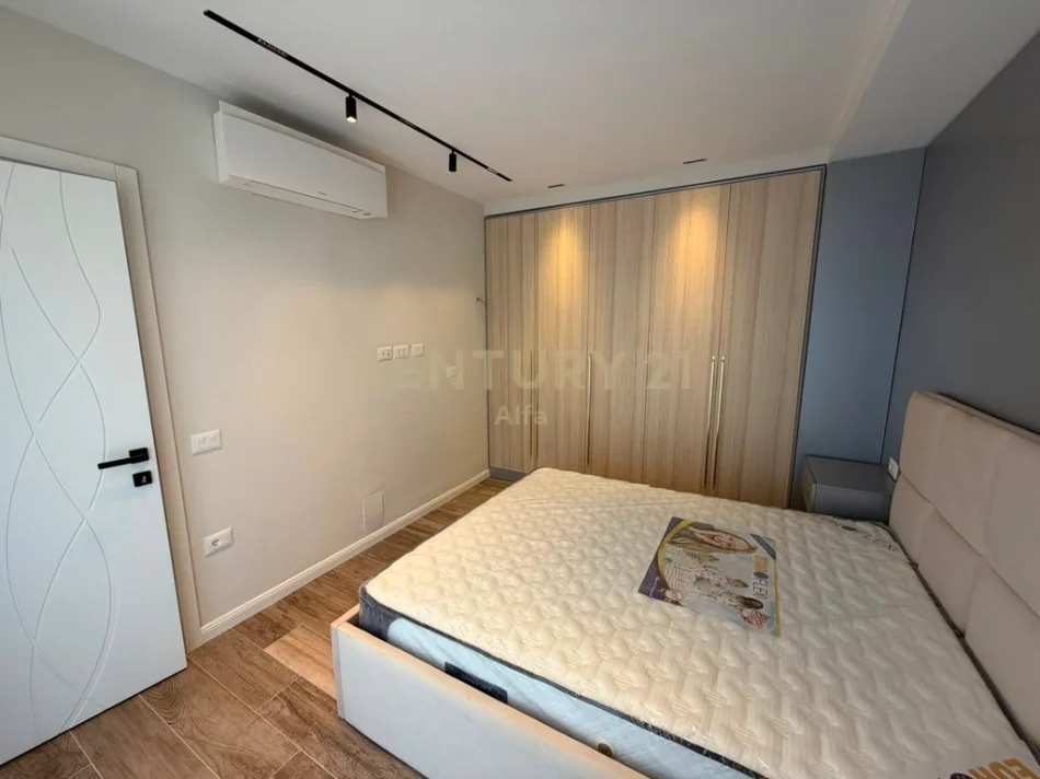 Tirane, jepet me qera apartament 1+1 Kati 6, 60 m² 900 € 