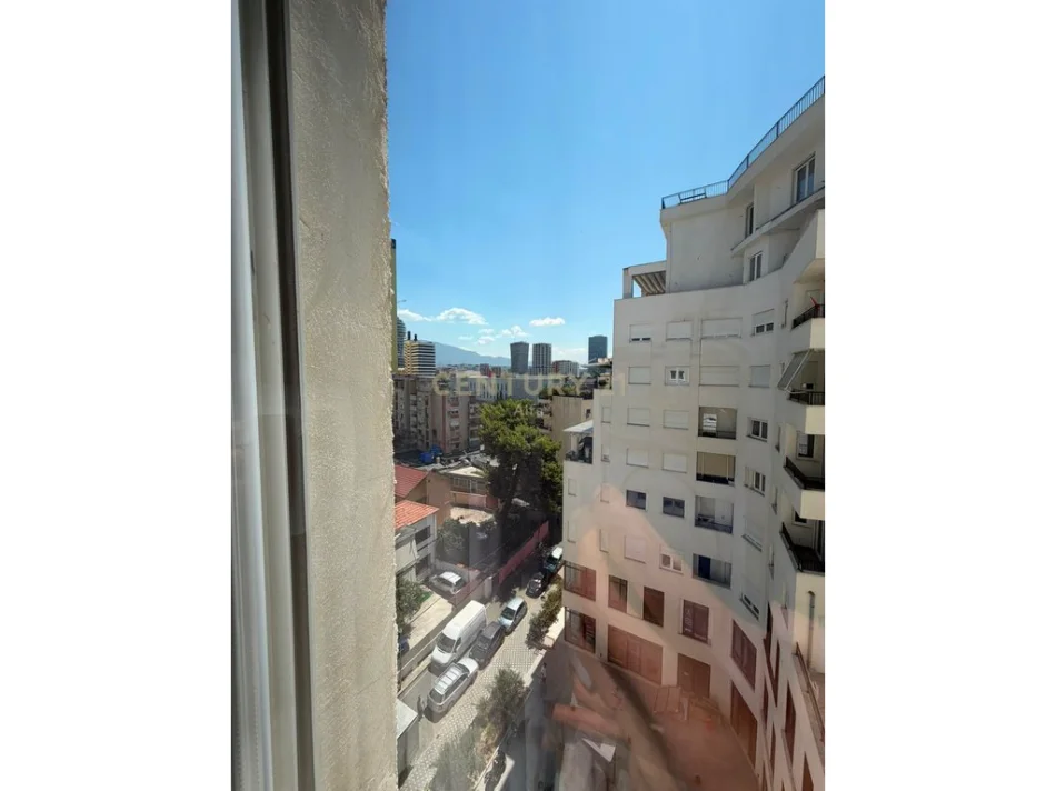 Tirane, jepet me qera apartament 1+1 Kati 6, 70 m² 1.000 € 