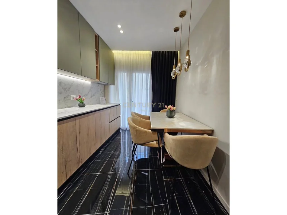 Tirane, jepet me qera apartament 2+1 Kati 2, 87 m² 1.000 € 