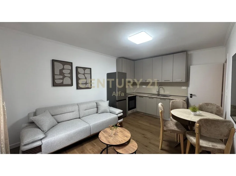 Tirane, jepet me qera apartament 2+1 Kati 3, 71 m² 600 € 