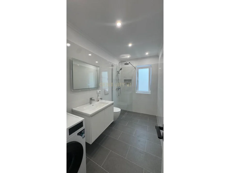 Tirane, jepet me qera apartament 2+1 Kati 3, 71 m² 600 € 