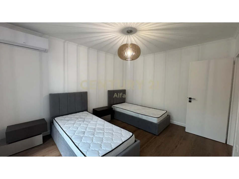 Tirane, jepet me qera apartament 2+1 Kati 3, 71 m² 600 € 