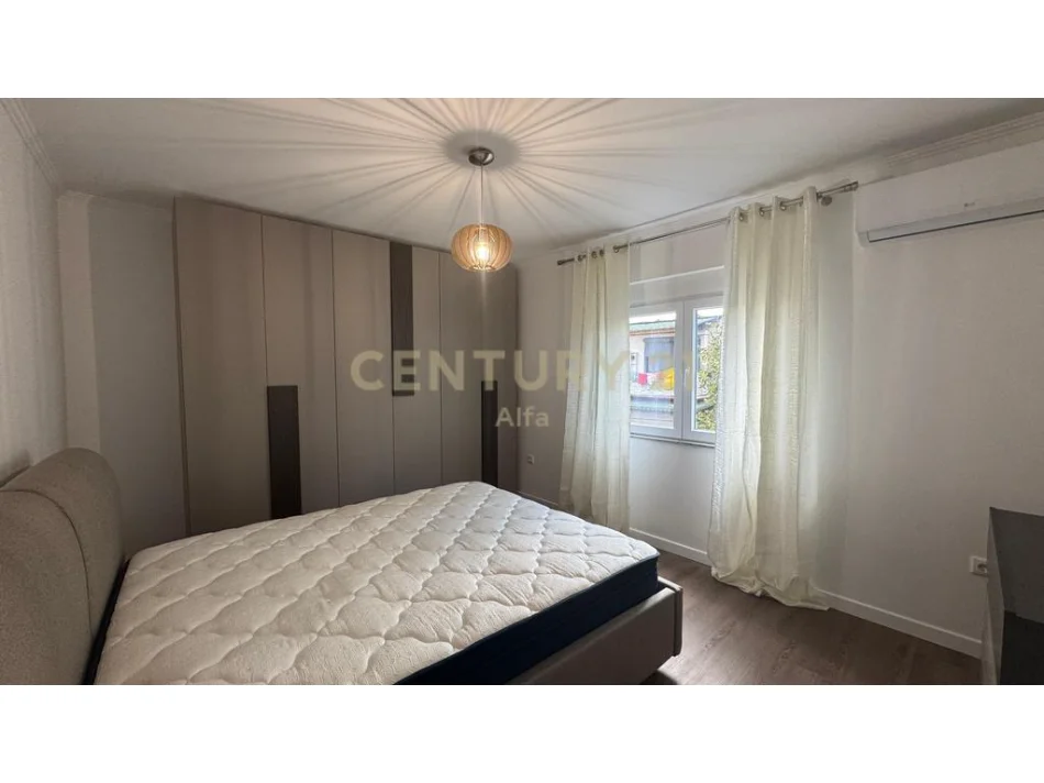 Tirane, jepet me qera apartament 2+1 Kati 3, 71 m² 600 € 