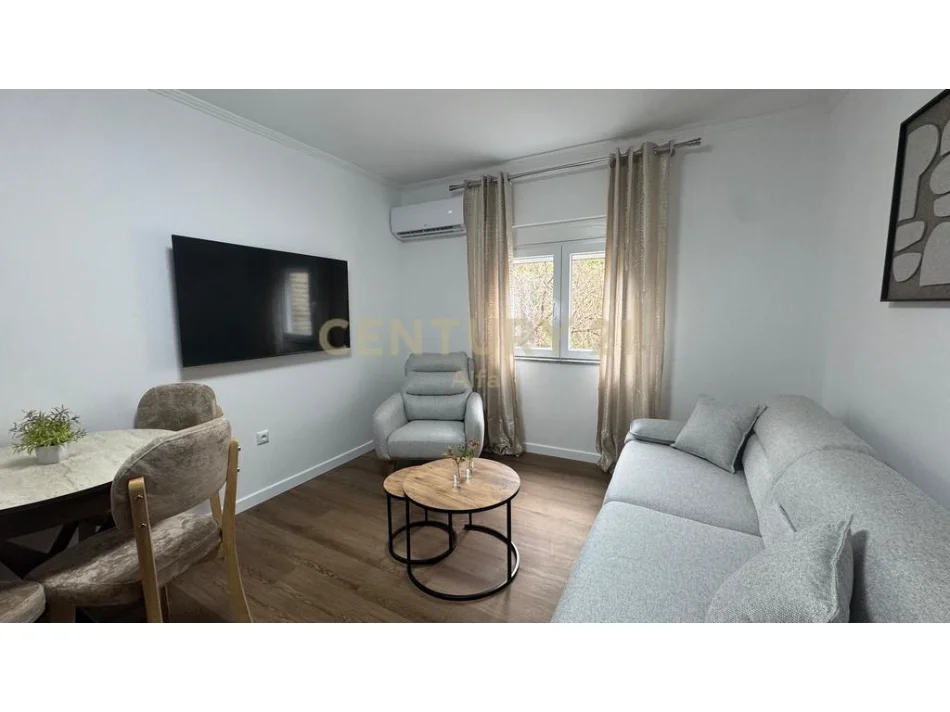Tirane, jepet me qera apartament 2+1 Kati 3, 71 m² 600 € 