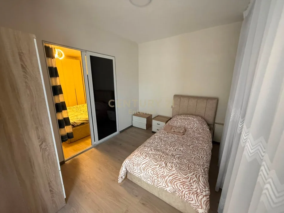 Tirane, jepet me qera apartament 2+1 Kati 1, 76 m² 600 € (laprake komplesi karavan)