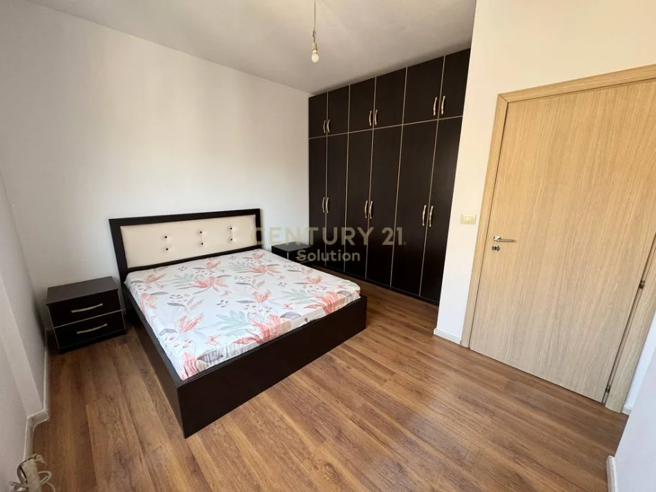 Tirane, jepet me qera apartament 1+1 Kati 7, 122 m² 550 € 