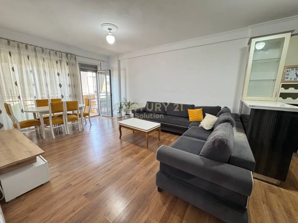 Tirane, jepet me qera apartament 1+1 Kati 7, 122 m² 550 € 