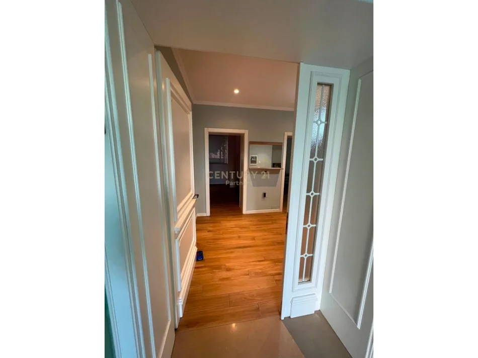 Tirane, jepet me qera 1+1 Kati 0, 75 m² 600 € (Perballe Delijorgjit)