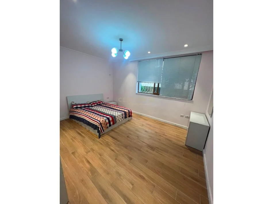 Tirane, jepet me qera 1+1 Kati 0, 75 m² 600 € (Perballe Delijorgjit)