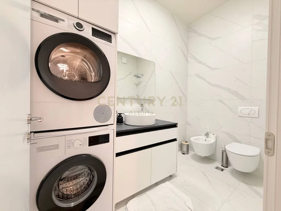 Tirane, jepet me qera apartament 1+1+Ballkon Kati 5, 80 m² 1.200 € (Kompleksi Delijorgji)