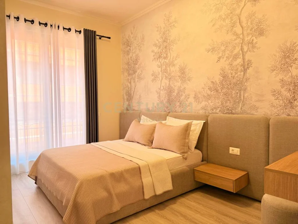 Tirane, jepet me qera apartament 1+1+Ballkon Kati 5, 80 m² 1.200 € (Kompleksi Delijorgji)