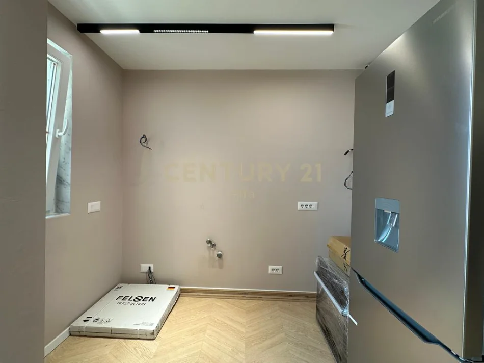 Tirane, shitet apartament 1+1 Kati 5, 57 m² 144.000 € (rruga e elbasanit)
