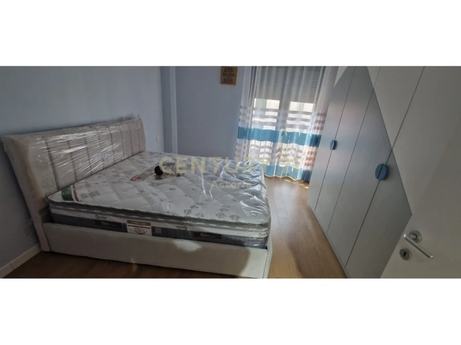 Tirane, jepet me qera apartament 2+1+Ballkon Kati 6, 105 m² 700 € (Unaza e Re)