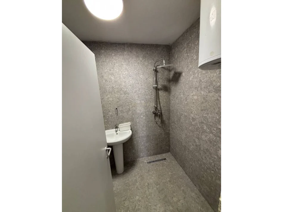Tirane, shitet apartament 1+1 Kati 5, 58 m² 120.000 € (restorant fresku)