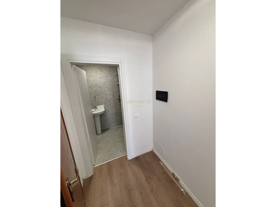 Tirane, shitet apartament 1+1 Kati 5, 58 m² 120.000 € (restorant fresku)