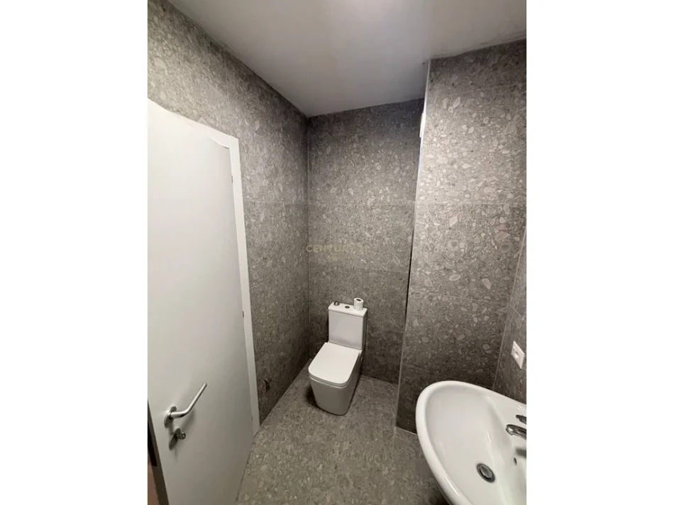 Tirane, shitet apartament 1+1 Kati 5, 58 m² 120.000 € (restorant fresku)