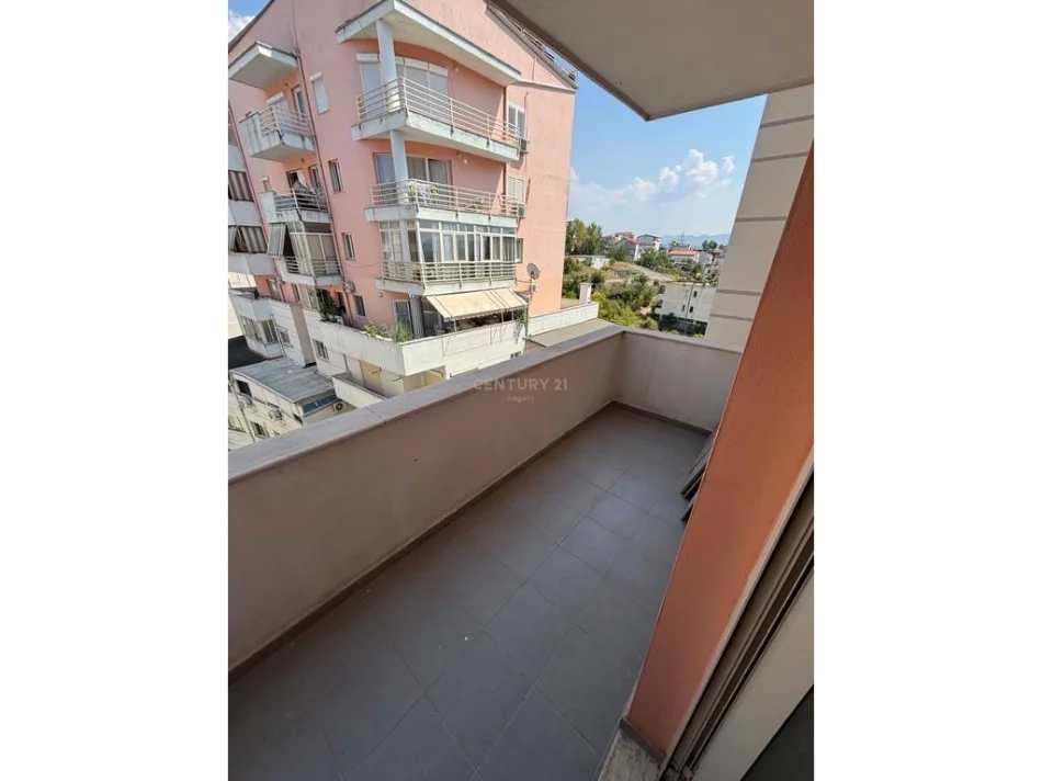 Tirane, shitet apartament 1+1 Kati 5, 58 m² 120.000 € (restorant fresku)