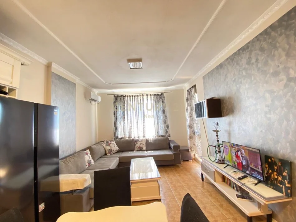 Tirane, jepet me qera apartament 2+1 Kati 8, 95 m² 500 € 