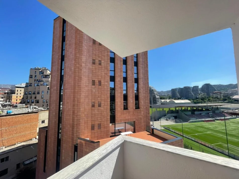 Tirane, jepet me qera apartament 2+1+Ballkon Kati 6, 102 m² 700 € (Rruga e Kosovareve)