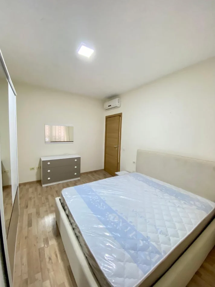 Tirane, jepet me qera apartament 1+1 Kati 1, 65 m² 550 € 