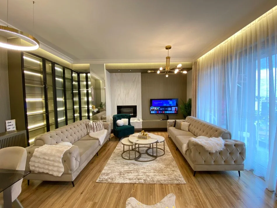 Tirane, jepet me qera apartament 2+1+Aneks+Ballkon Kati 10, 113 m² (lion Park)