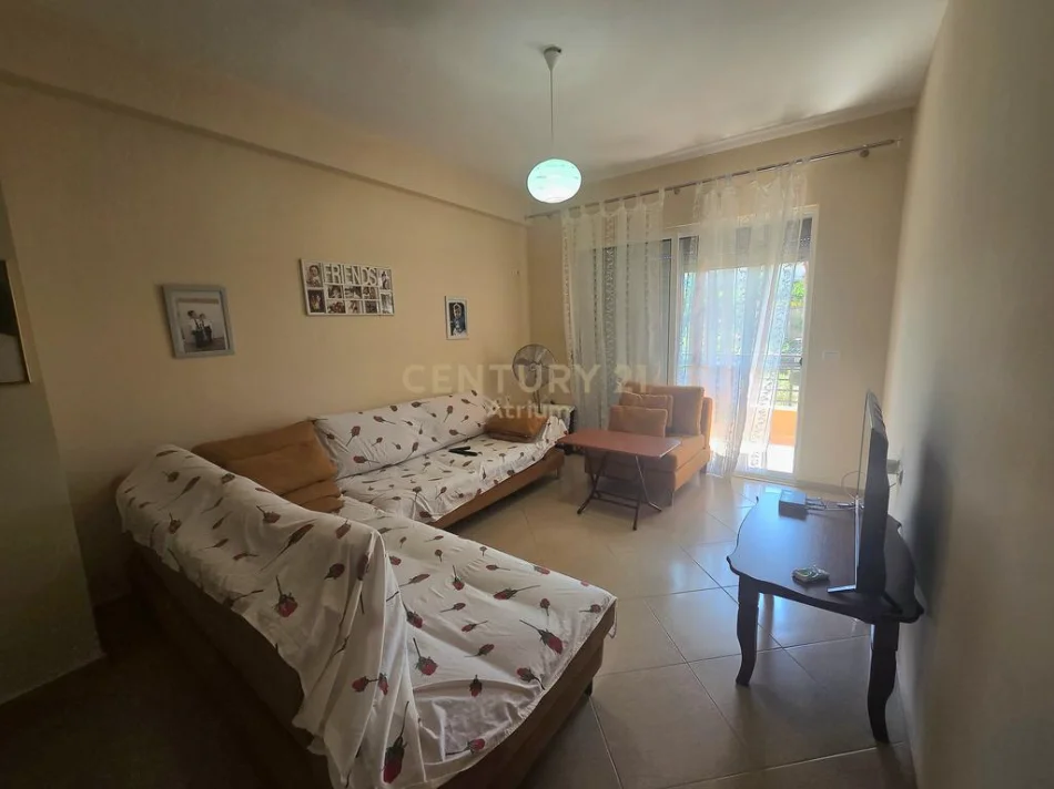 Tirane, jepet me qera apartament 1+1 Kati 1, 67 m² 400 € (Shkoze)
