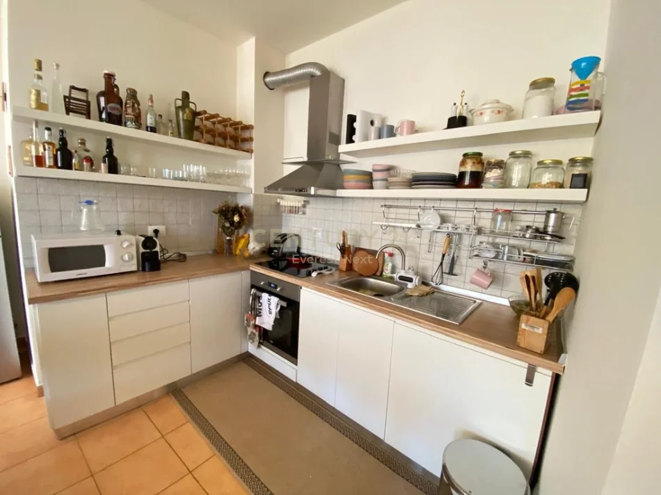 Tirane, jepet me qera apartament 2+1 Kati 6, 95 m² 860 € 