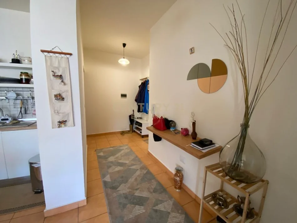 Tirane, jepet me qera apartament 2+1 Kati 6, 95 m² 860 € 